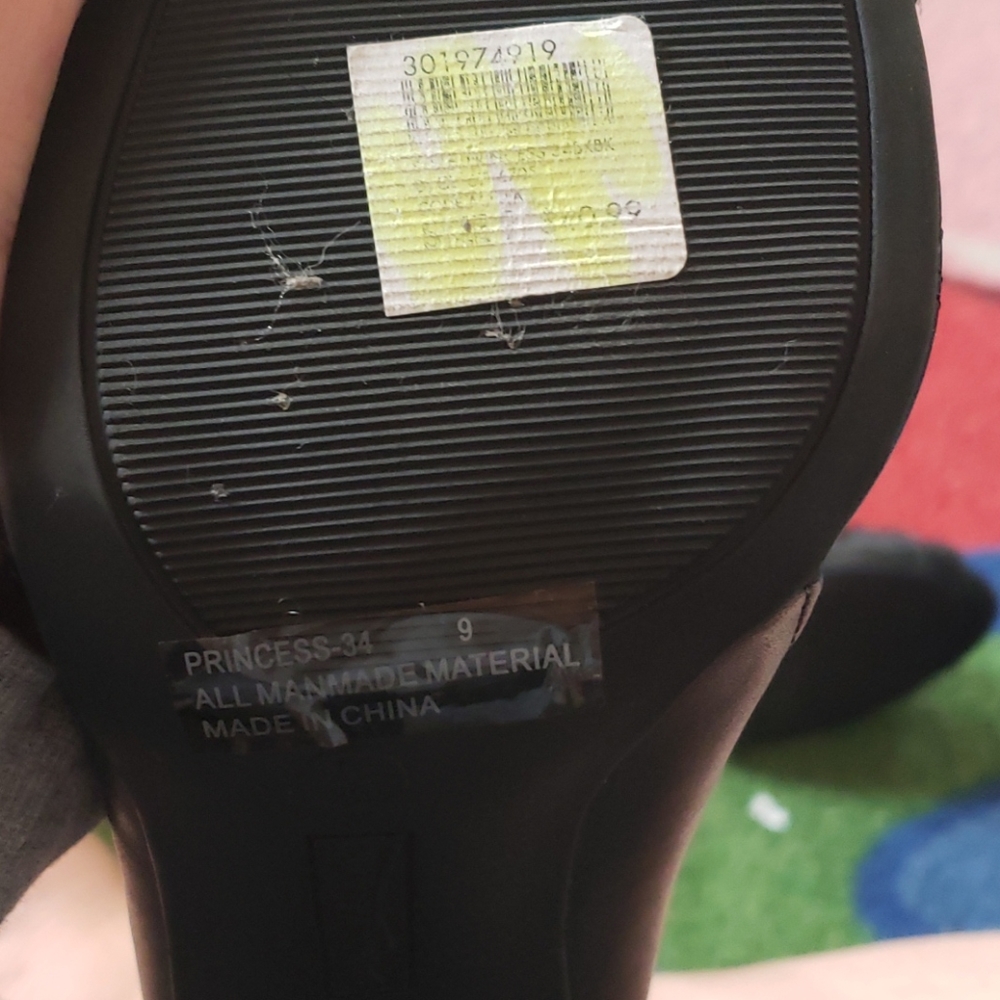 High heels - Picture 3 of 4
